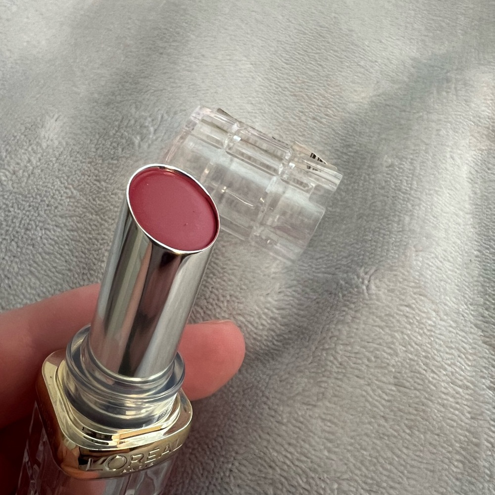 L’Oreal Colour Riche Lipstick - 906